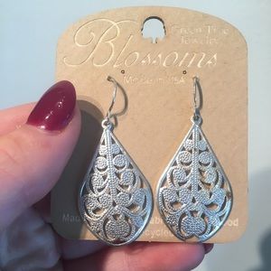 Dangle earrings, silver